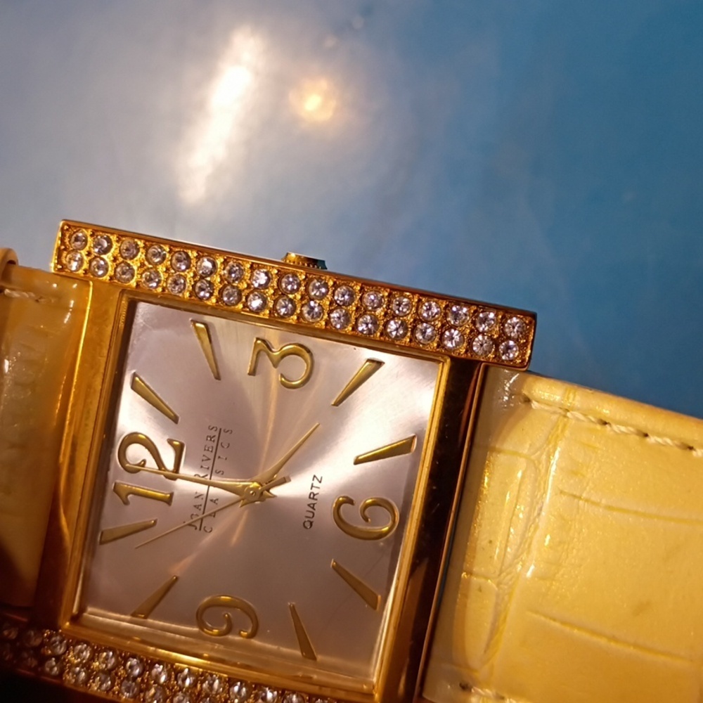 Joan Rivers Classics Gold Smartwatch - Picture 12 of 12